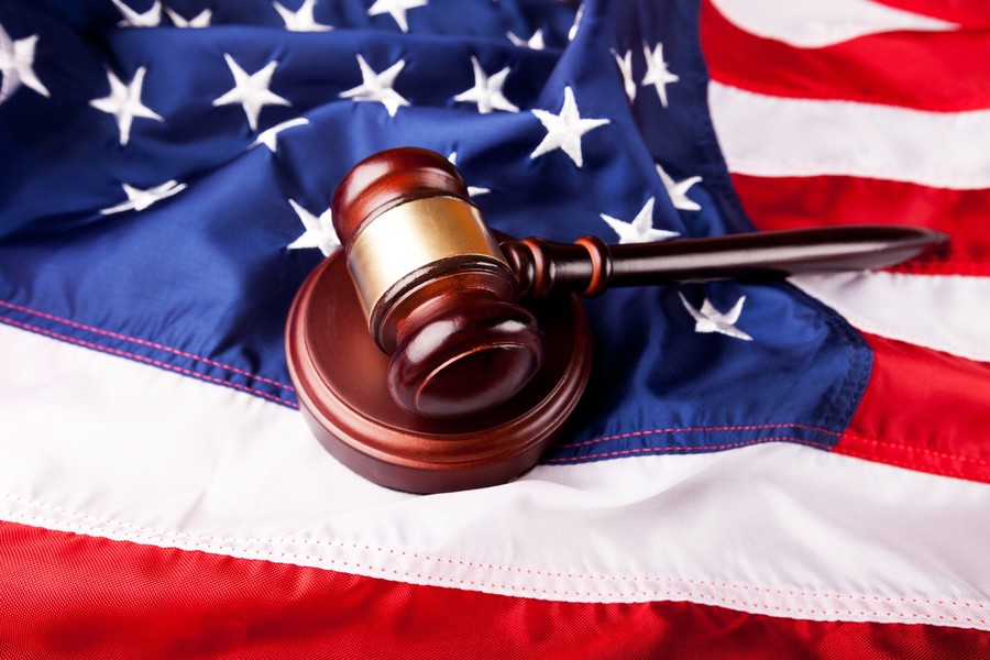 深圳律師事務所視角:“福州一小區有人墜樓 警方正在調查”事件的法律分析與思考