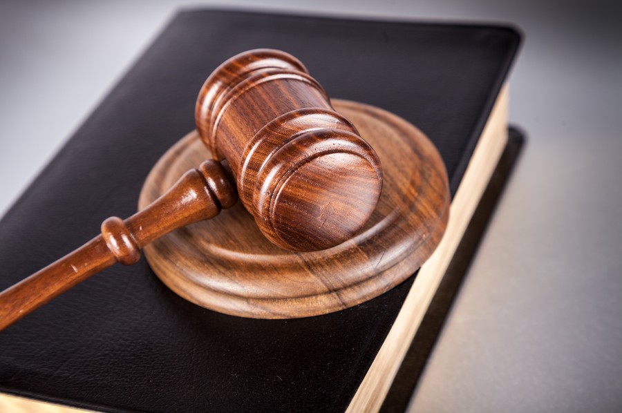 深圳交通事故律師視角:“外賣小哥電動車撞奔馳車主大度免賠”事件的法律思考