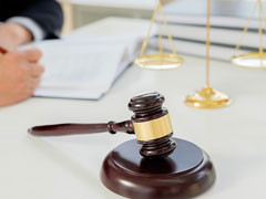 <b>深圳拆遷律師視角下：有土地使用證和房產證拆遷的區別</b>